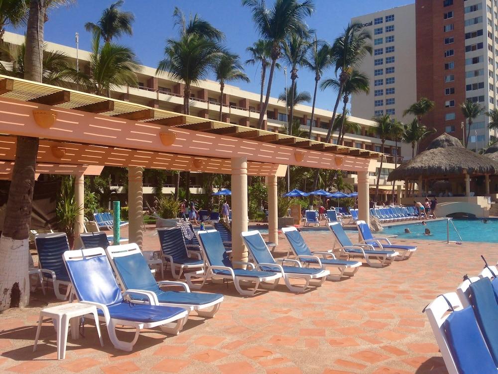 The Palms Resort Of 마사틀란 외부 사진